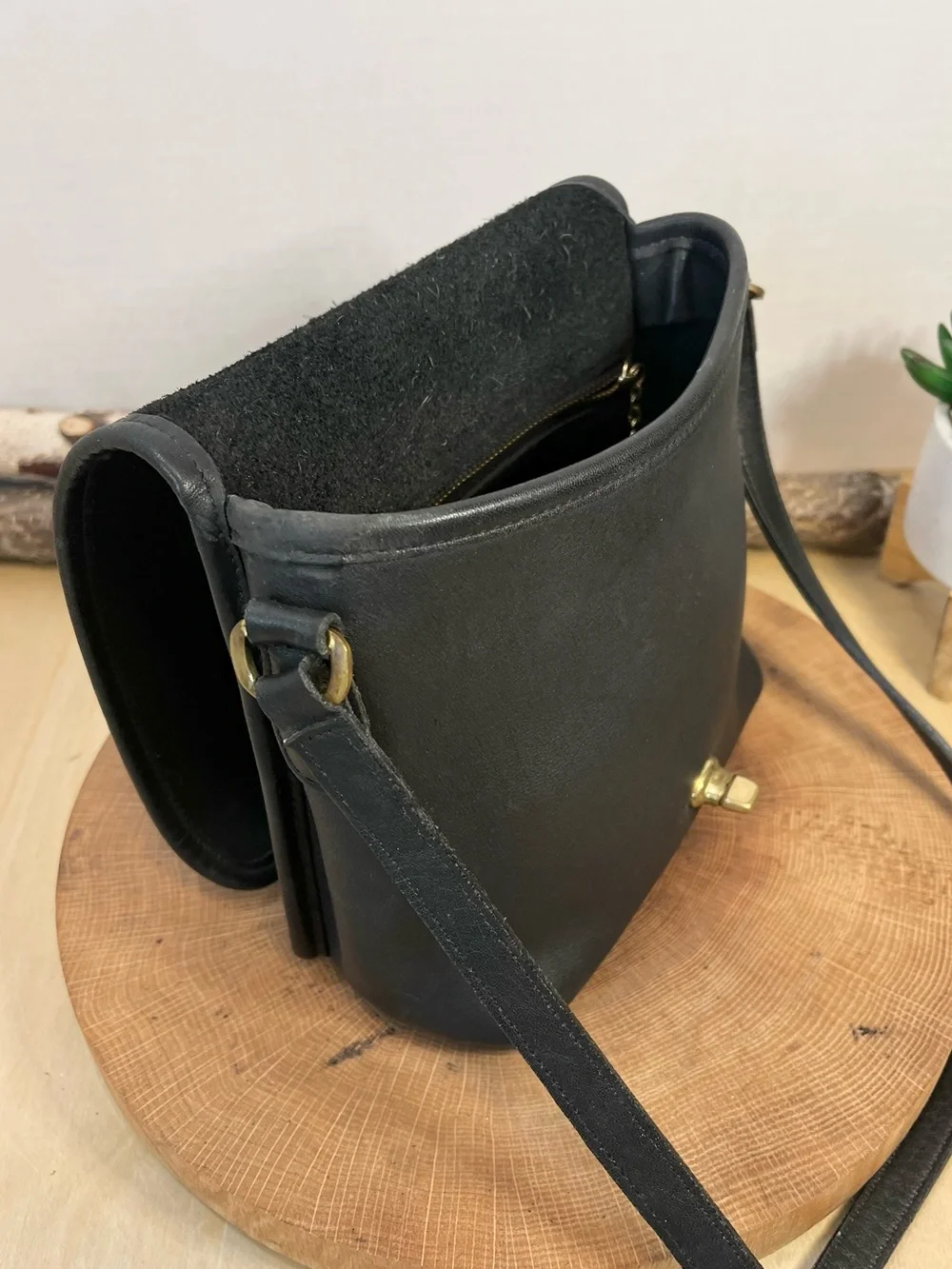 Vintage Coach Compact Pouch 9078 – Black Leather – Mini Crossbody Turnlock Bag